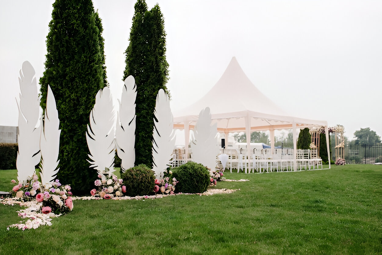 How Much Does It Cost to Rent a Tent for a Wedding? - Rentastic Party ...